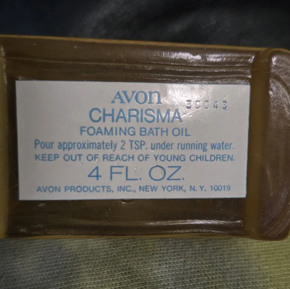 AVON Charisma 4oz Foaming bath oil collectible doll vanity FULL like new